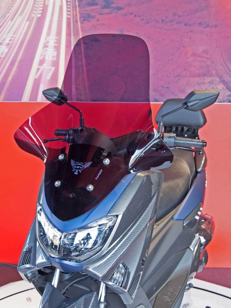 ABV Yamaha N-Max El Korumalı Füme Tur Camı 75x67.5 cm (15-20) + Vida Takımı